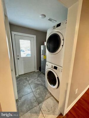 Interior, Recessed Lighting, Utility Closets, Washer, Wood Texture Flooring