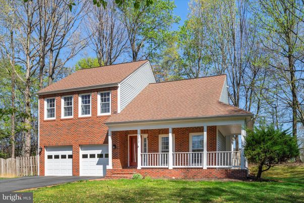 Attached, Exterior, Facade, Brick Facade, Georgian