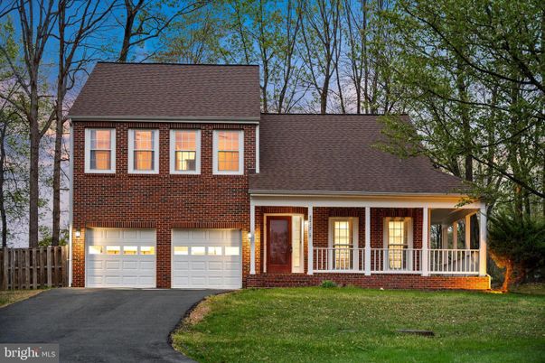 Attached, Exterior, Facade, Brick Facade, Georgian