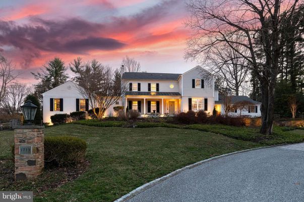 Attached, Exterior, Facade, Farmhouse