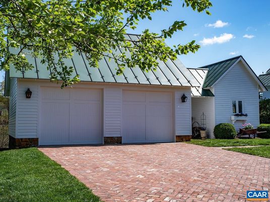 Detached Garage, Exterior