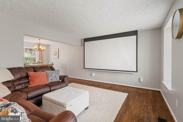 Chandelier, Dining room, Interior, Living room, Projection Screen, Wood Texture Flooring