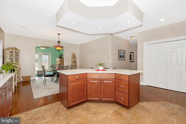 Chandelier, Dining room, Interior, Kitchen, Pendant Lights, Recessed Lighting, Wood Texture Flooring
