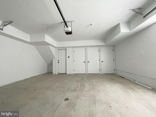 Garage, Interior