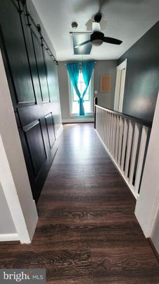 Interior, Pendant Lights, Wood Texture Flooring