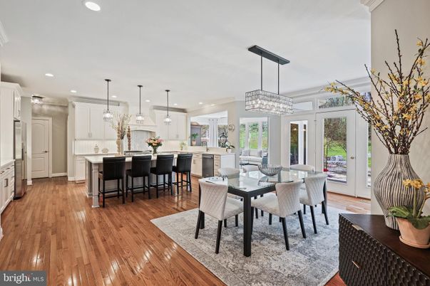 Dining room, Interior, Kitchen, Pendant Lights, Recessed Lighting, Wood Texture Flooring