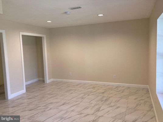 Empty room, Interior, Marble, Recessed Lighting