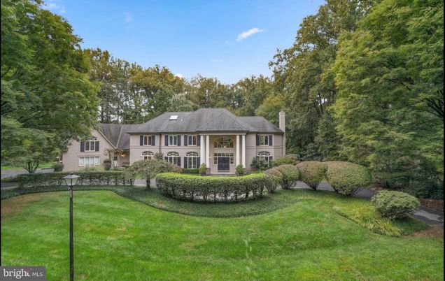 Backyard, Exterior, Facade, French Provincial
