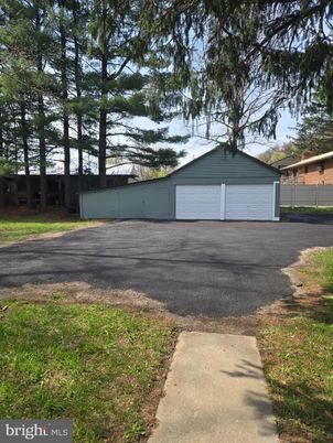 Detached Garage, Exterior