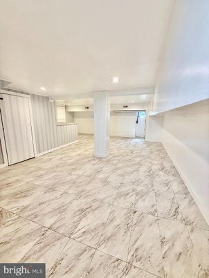 Empty room, Interior, Marble, Recessed Lighting