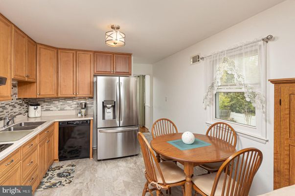Dining room, Interior, Kitchen, Stainless Steel Appliances