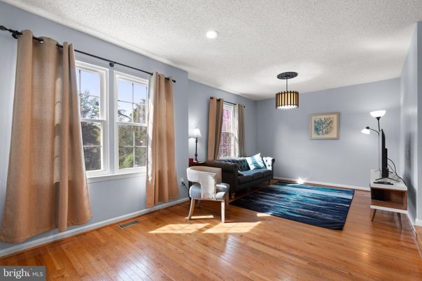 Interior, Pendant Lights, Recessed Lighting, Wood Texture Flooring