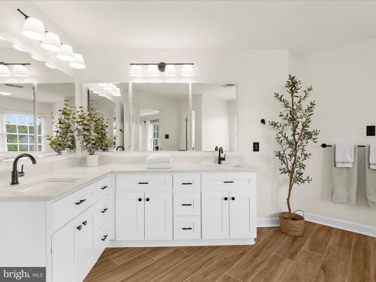Bathroom, Dual Sink Vanities, Interior, Wood Texture Flooring