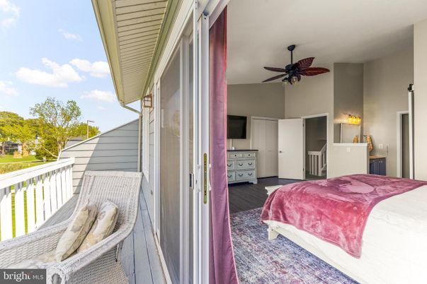 Bedroom, Exterior