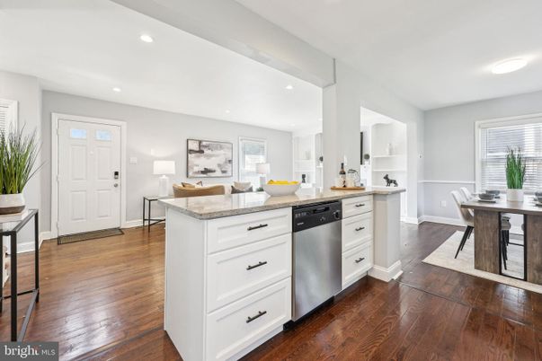Dining room, Interior, Kitchen, Recessed Lighting, Wood Texture Flooring