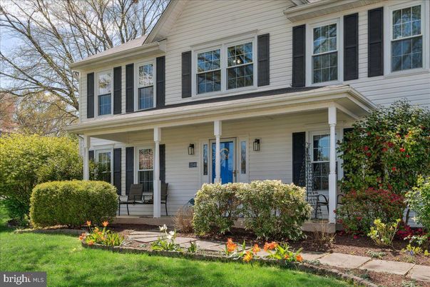 Exterior, Facade, American Foursquare