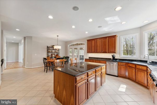 Dining room, Interior, Kitchen, Pendant Lights, Recessed Lighting, Stainless Steel Appliances