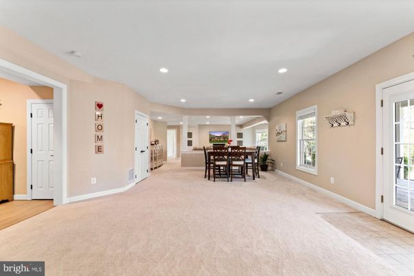 Dining room, Interior, Recessed Lighting