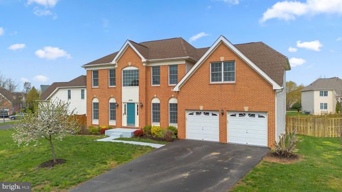 Attached, Exterior, Facade, Brick Facade, Brick Traditional