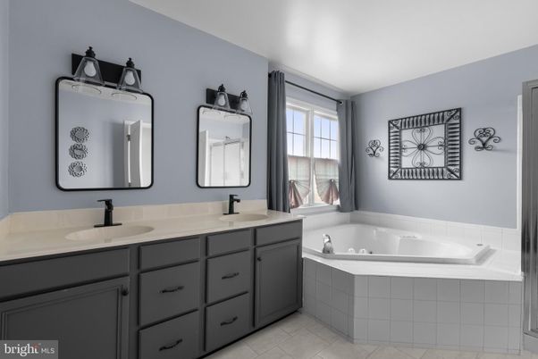 Bathroom, Dual Sink Vanities, Interior