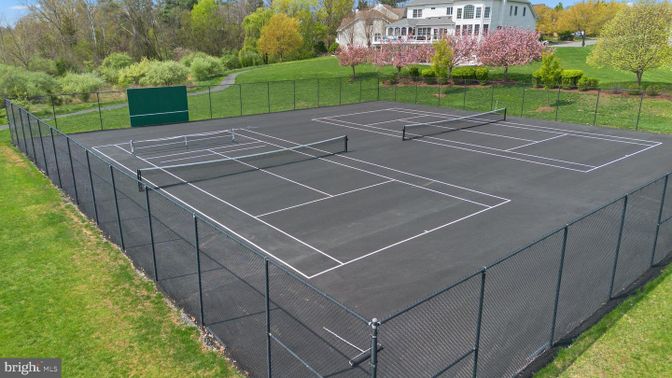 Exterior, Tennis Courts