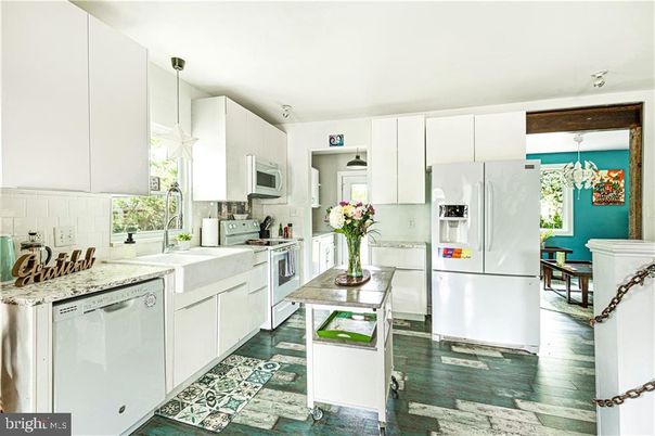 Interior, Kitchen, Pendant Lights, Wood Texture Flooring