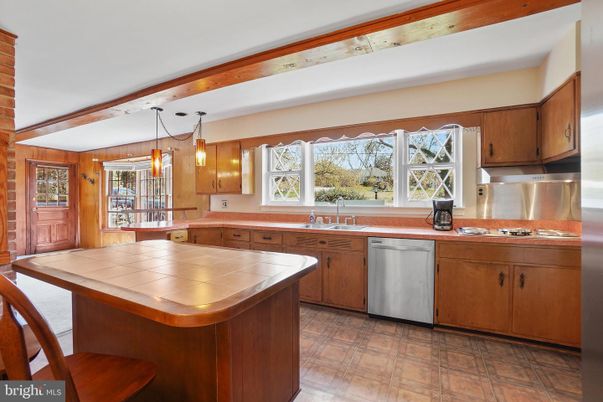 Interior, Kitchen, Pendant Lights, Stainless Steel Appliances