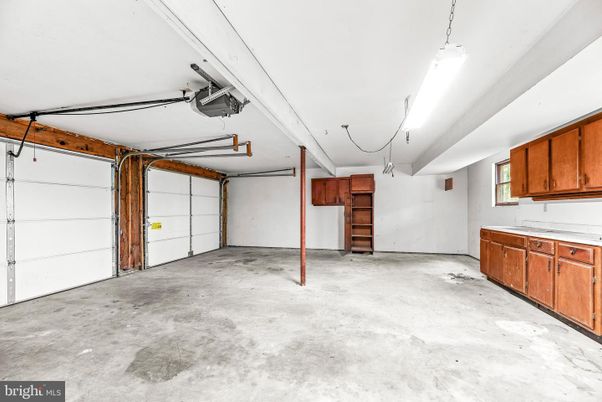 Garage, Interior