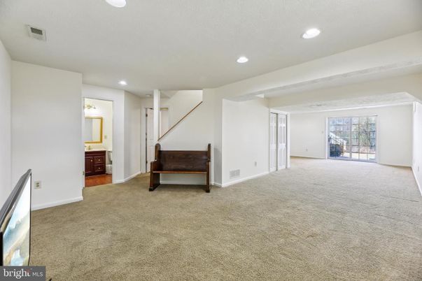 Empty room, Interior, Recessed Lighting