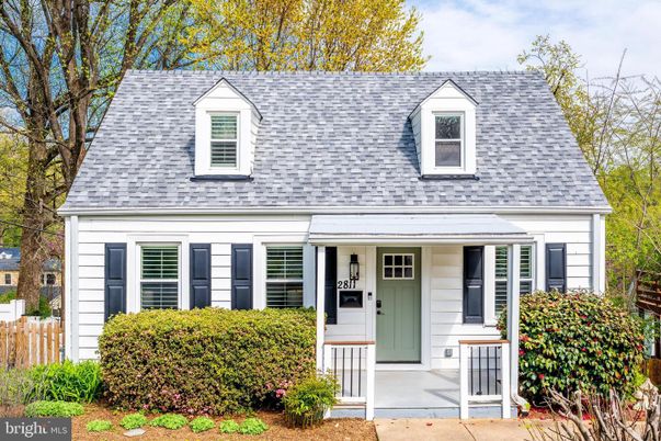 Exterior, Facade, Cape Cod