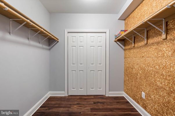 Interior, Walk-in Closets, Wood Texture Flooring