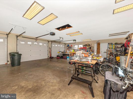 Garage, Interior