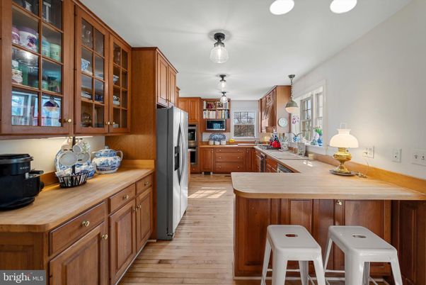 Interior, Kitchen, Pendant Lights, Wood Texture Flooring