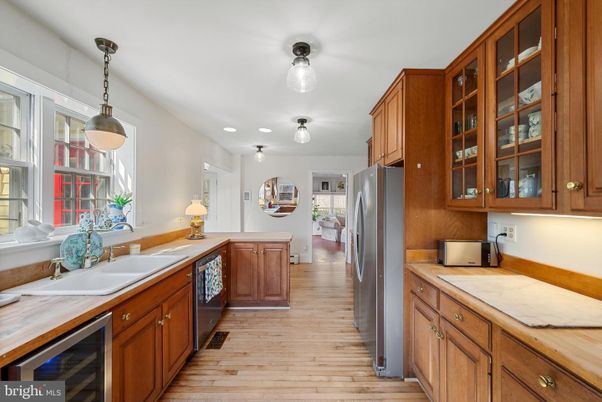 Interior, Kitchen, Pendant Lights, Wood Texture Flooring