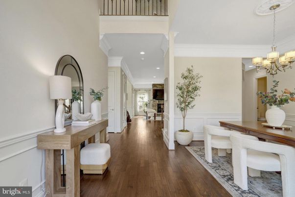 Chandelier, Dining room, Interior, Recessed Lighting, Wood Texture Flooring