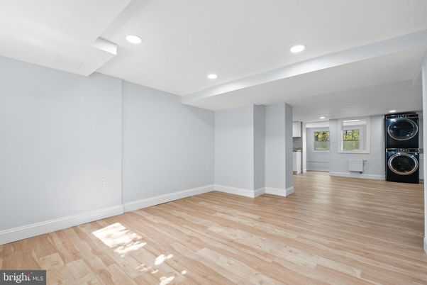 Empty room, Interior, Recessed Lighting, Washer, Wood Texture Flooring