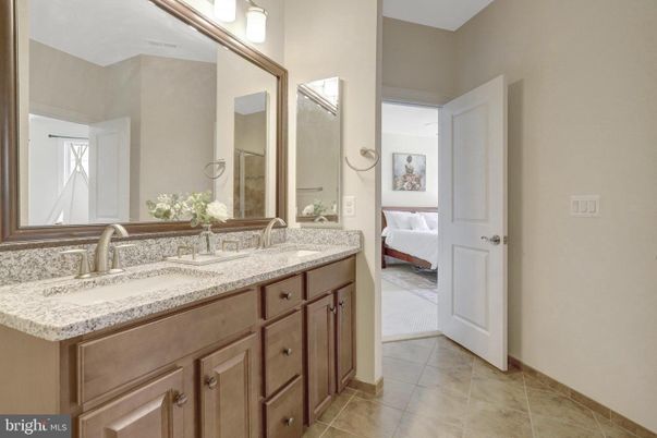 Bathroom, Bedroom, Dual Sink Vanities, Interior