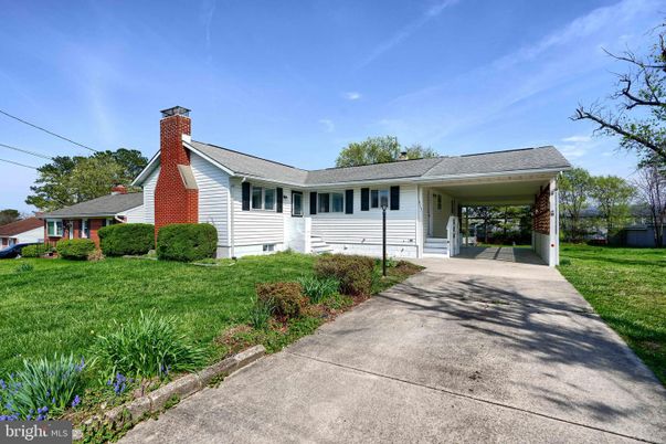Backyard, Exterior, Facade, Cape Cod