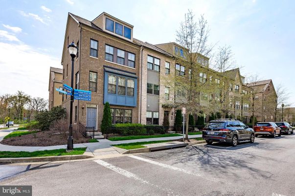 Exterior, Facade, Brick Facade, Rowhouse