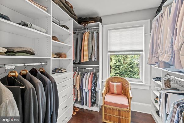 Interior, Walk-in Closets, Wood Texture Flooring
