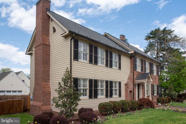 Detached Garage, Exterior, Facade, Brick Facade, Georgian