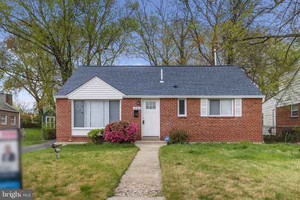 Exterior, Facade, Brick Facade, Cape Cod