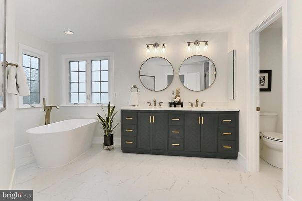 Bathroom, Dual Sink Vanities, Free Standing Baths, Interior, Marble, Recessed Lighting