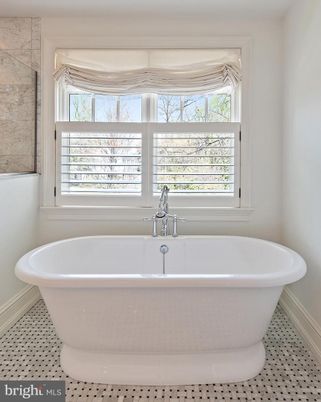 Bathroom, Free Standing Baths, Interior