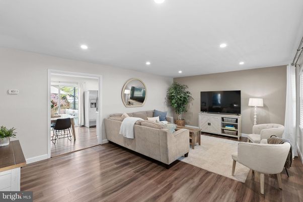 Dining room, Interior, Living room, Recessed Lighting, Wood Texture Flooring