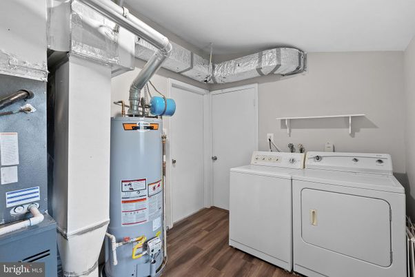 Interior, Utility Closets, Washer, Wood Texture Flooring