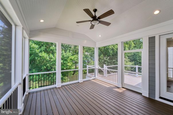 Interior, Recessed Lighting, Sun Room, Wood Texture Flooring