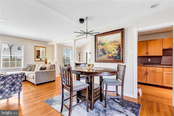 Dining room, Interior, Living room, Pendant Lights, Recessed Lighting, Wood Texture Flooring