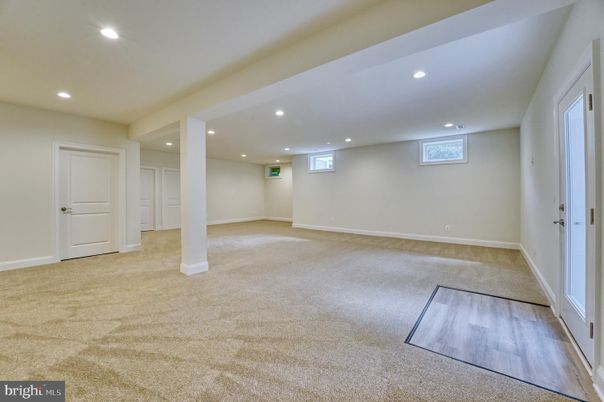 Empty room, Interior, Recessed Lighting