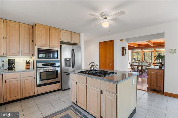 Dining room, Interior, Kitchen, Recessed Lighting, Stainless Steel Appliances